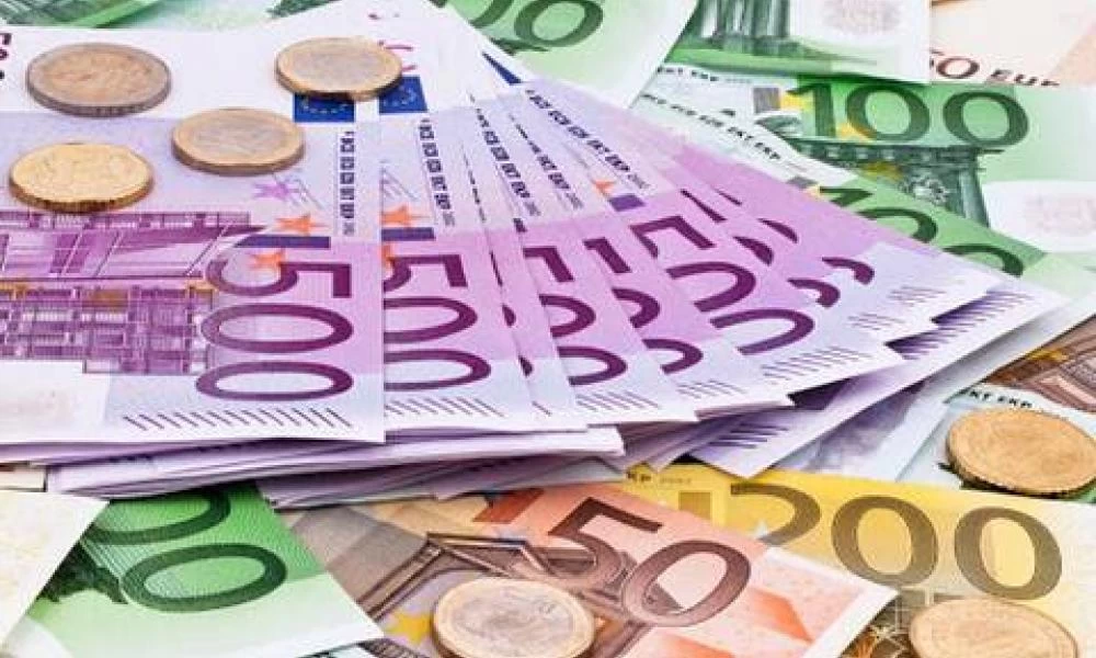 Καβάλα: Σοκ - Του έκλεψαν 28.000 ευρώ για δήθεν επενδύσεις